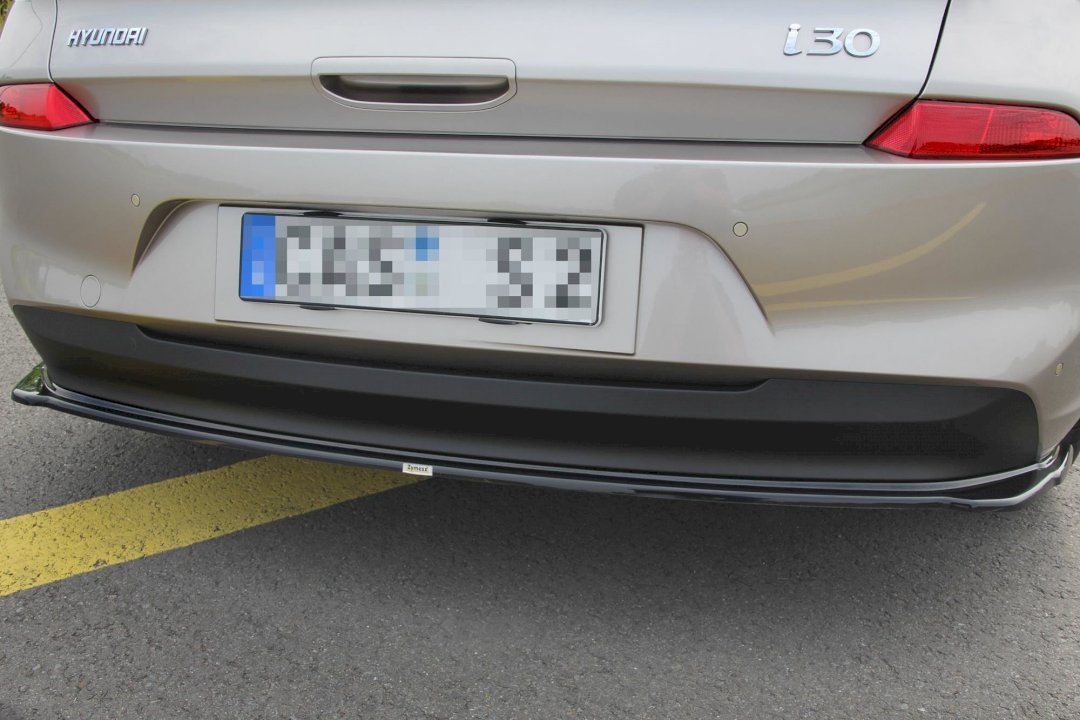 Maxton Design - Aftermarket Central Rear Splitter Hyundai I30 Mk3 Hatchback