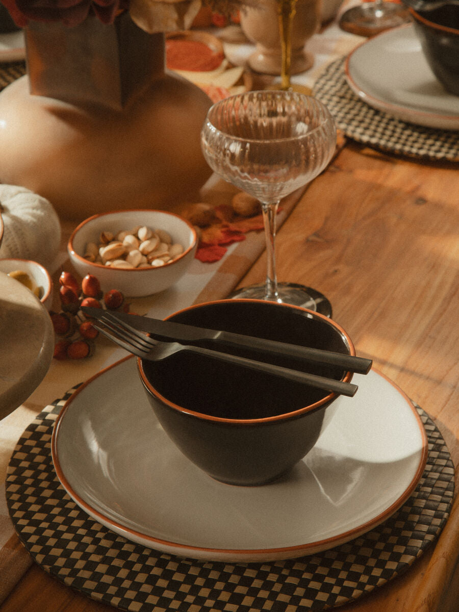 16 Piece Onyx Cutlery Set | Avie