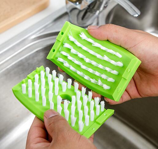 Suction Cup Kitchen Cleaning Brush - Cutlery, Chopsticks, Fruit and Veg Brush