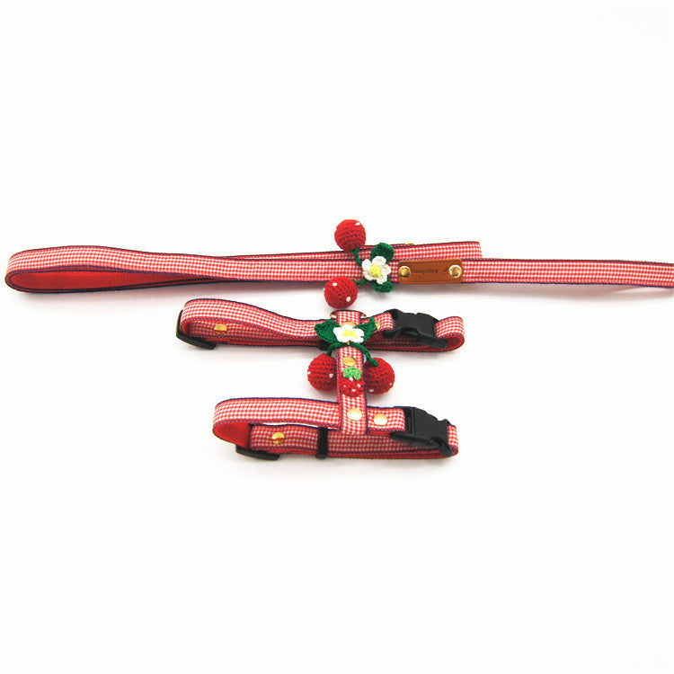 Knit strawberry pet traction set