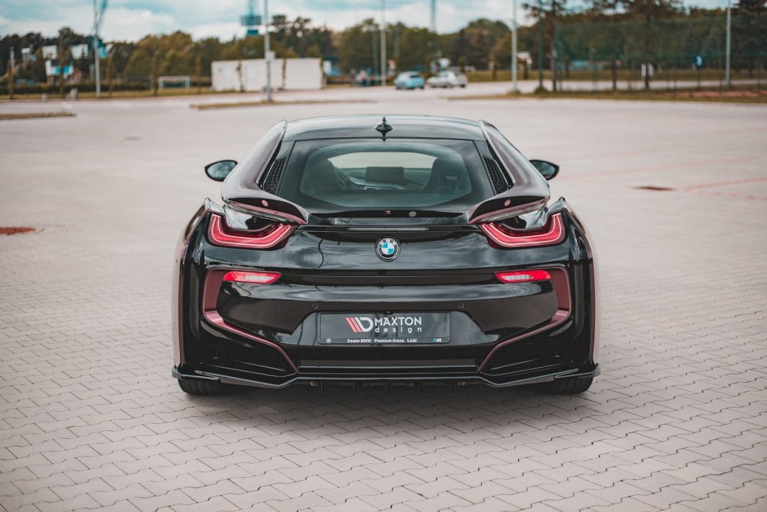 Maxton Design - Aftermarket  CENTRAL REAR SPLITTER (W/ VERTICAL BARS) BMW I8 (2014-2020)