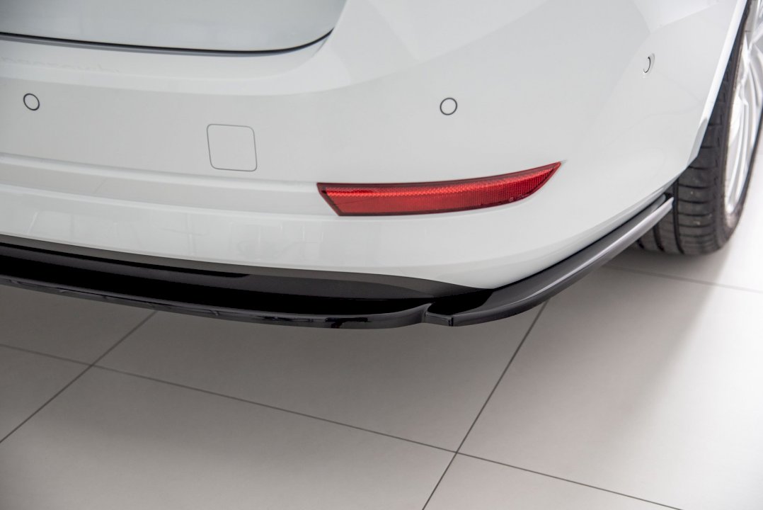 Maxton Design - Aftermarket  CENTRAL REAR SPLITTER SKODA OCTAVIA MK4 (2019-2024)