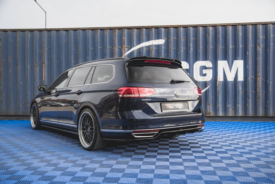Maxton Design - Aftermarket  Central Rear Splitter (W/ Vertical Bars) VW Passat B8 (2014-2019)