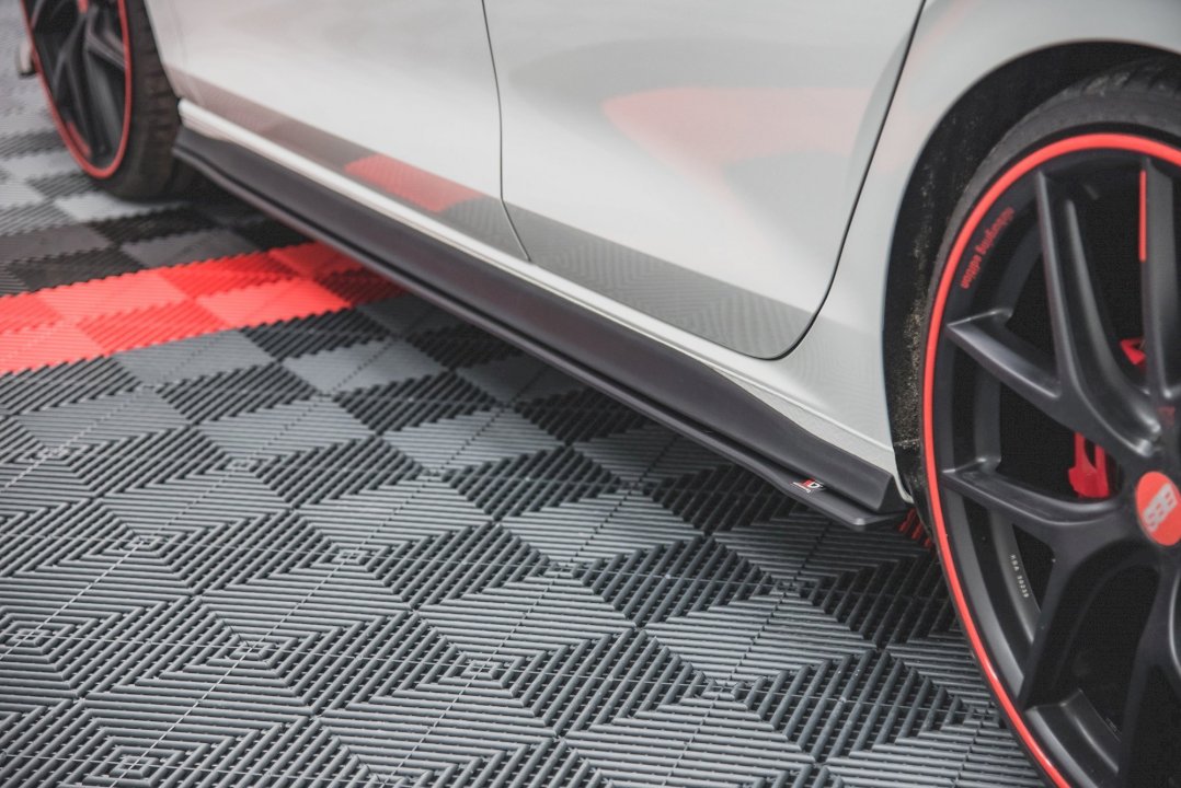 Maxton Design - Aftermarket  STREET PRO SIDE SKIRTS DIFFUSERS VOLKSWAGEN GOLF GTI / GTE / GTI CLUBSPORT / R-LINE MK8