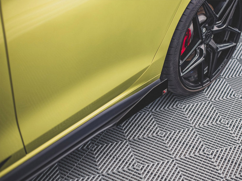 Maxton Design - Aftermarket  STREET PRO SIDE SKIRTS DIFFUSERS + FLAPS VOLKSWAGEN GOLF GTI / GTE / GTI CLUBSPORT / R-LINE MK8