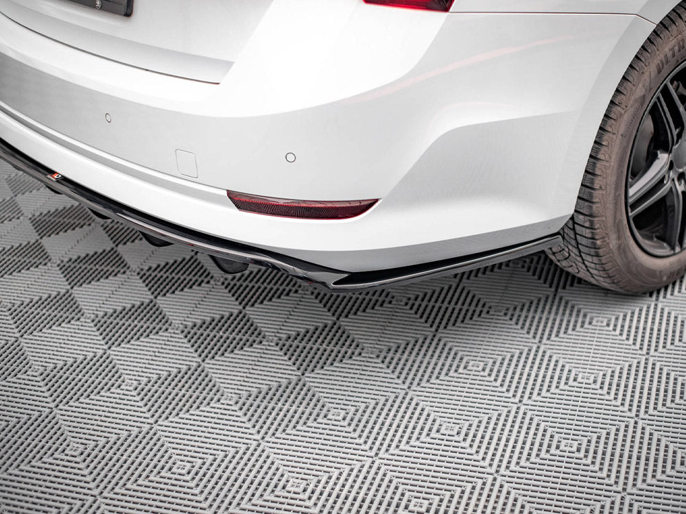 Maxton Design - Aftermarket  CENTRAL REAR SPLITTER (VERTICAL BARS) SKODA OCTAVIA MK4 (2019-)