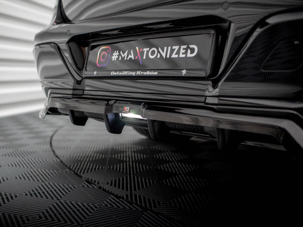 Maxton Design - Aftermarket  CENTRAL REAR SPLITTER (VERTICAL BARS) BMW 7 M-PACK G70