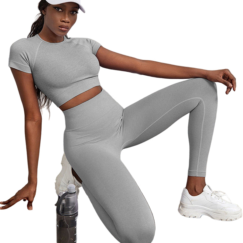 2-Piece Workout Outfit – Quick-Dry Yoga Pants & Matching Top