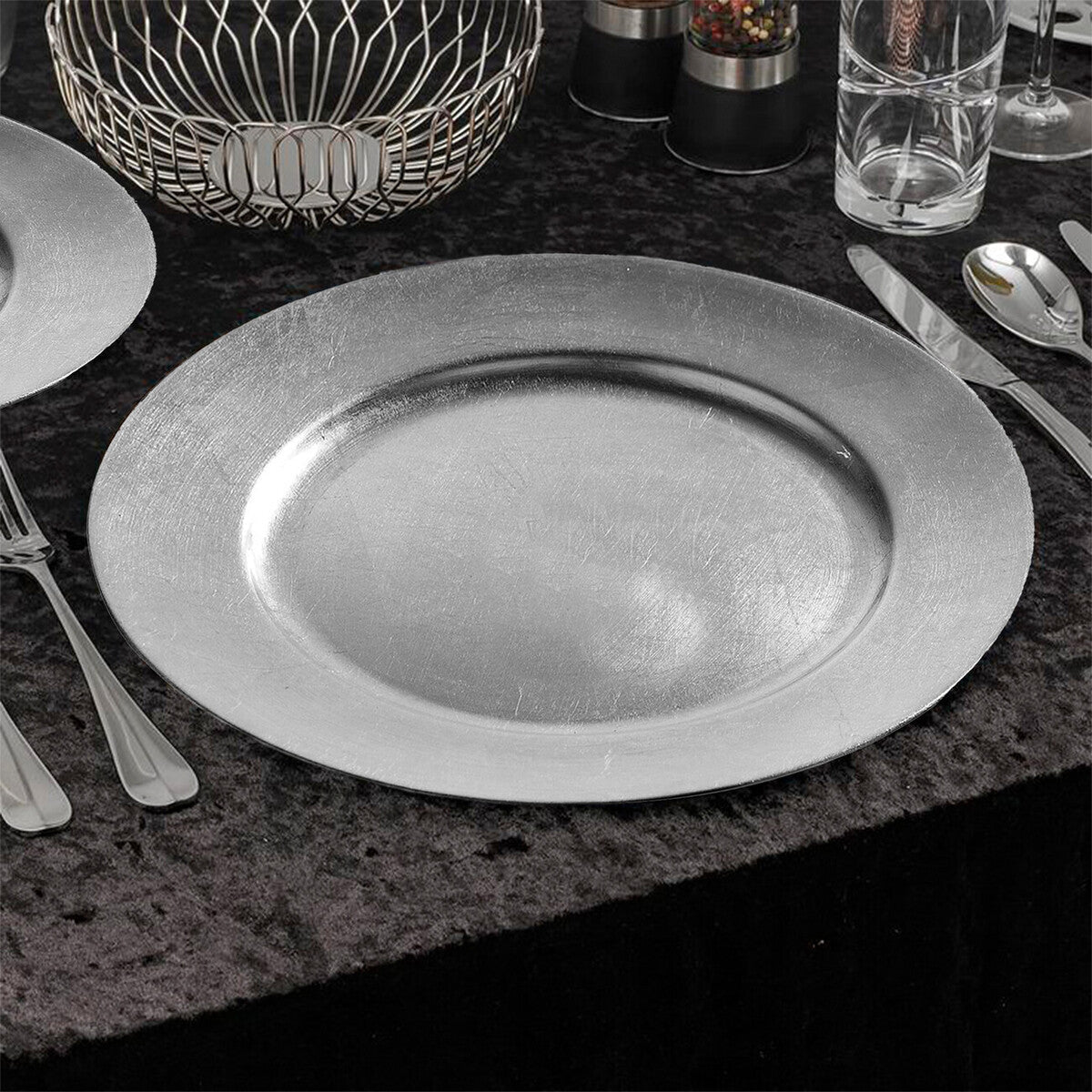 Set of Four 33cm Flat Style Silver Decorative Charger Plates | Dia