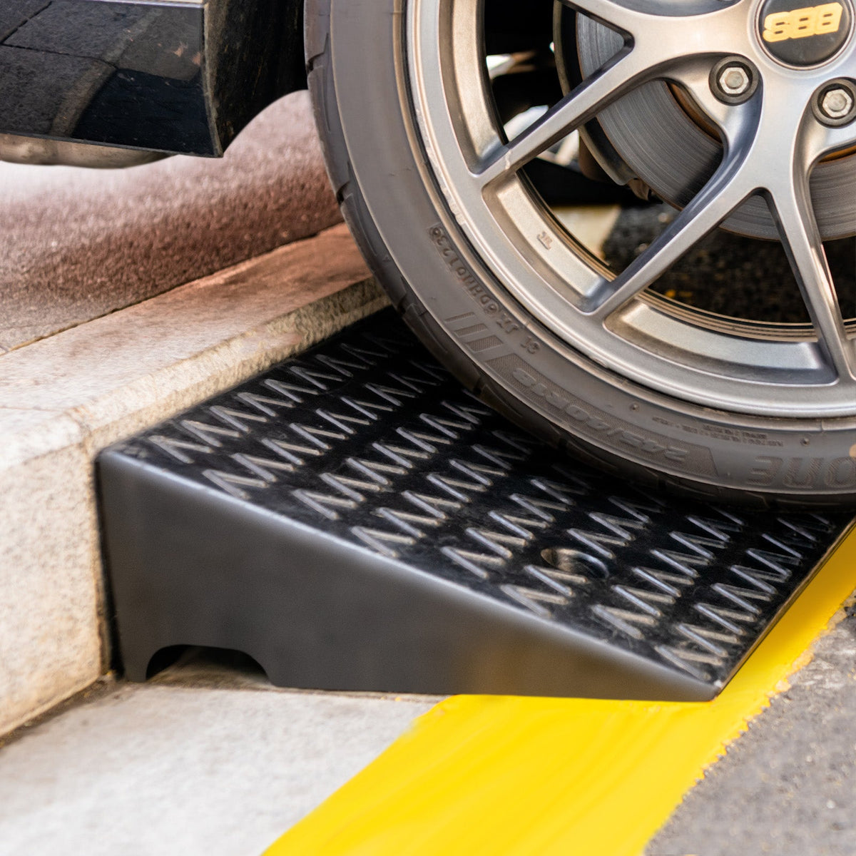 Curb Ramp 2 Pack with Predrilled Holes and 4 Expansion Bolts