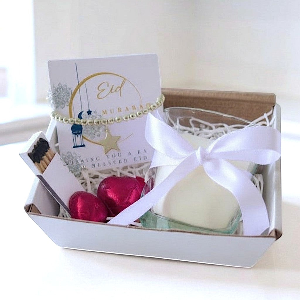 Personalised Eid Mubarak Moon Gift Hamper – Candle, Bracelet & Chocolates