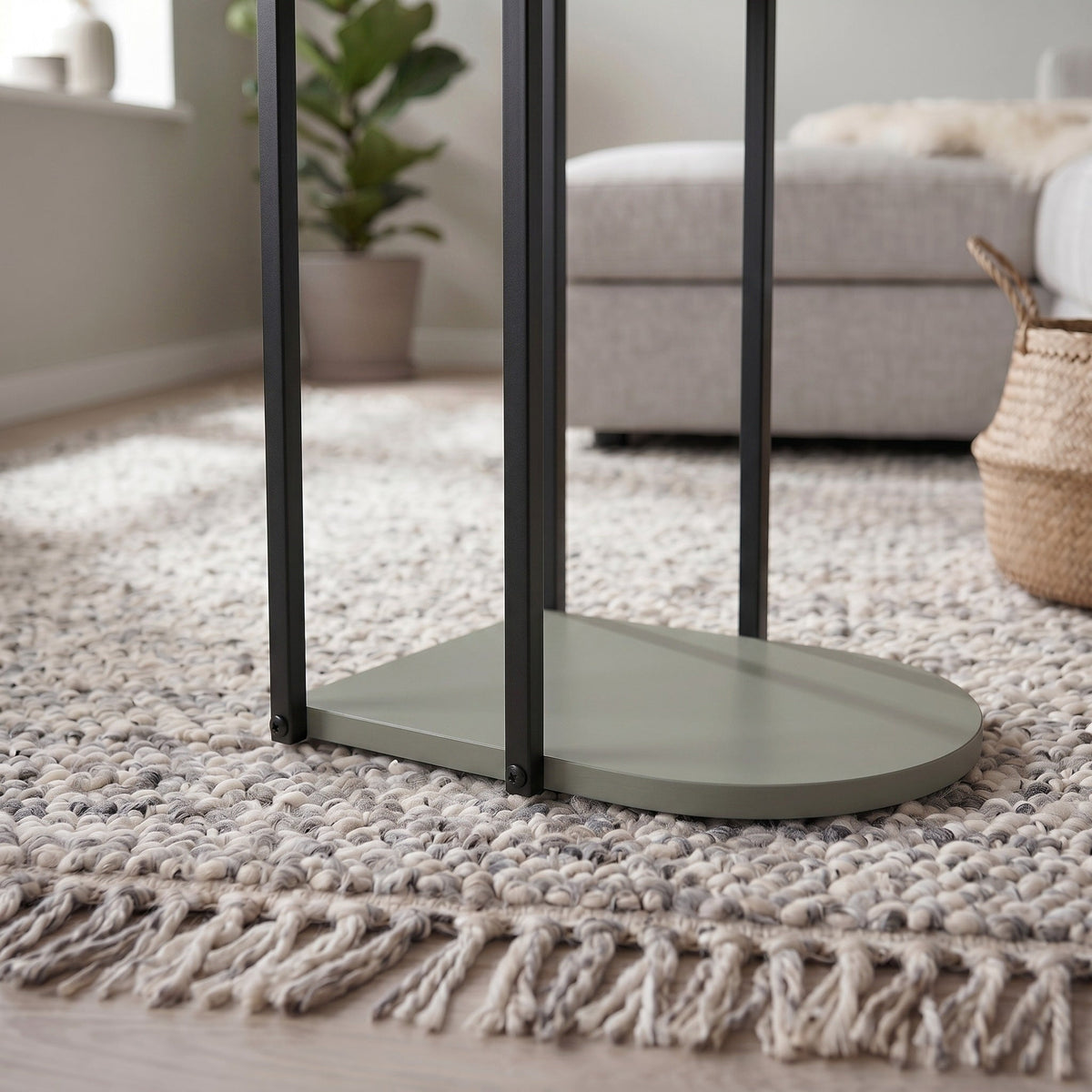 Roya C-Shaped Side Table