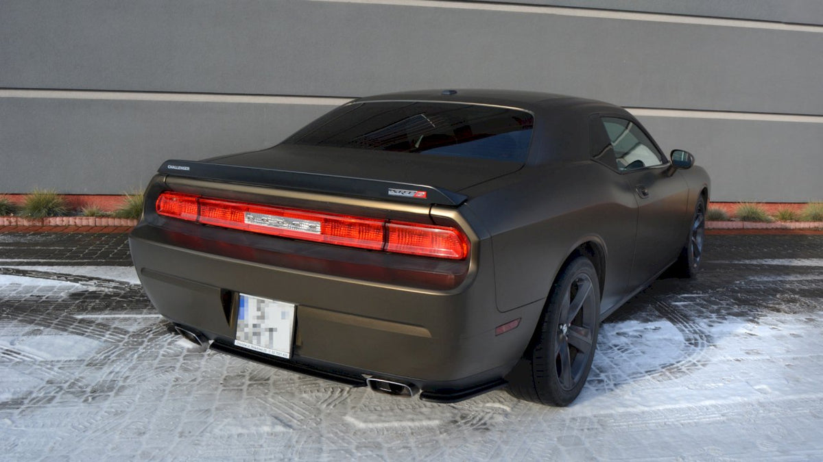 Maxton Design - Aftermarket  CENTRAL REAR SPLITTER DODGE CHALLENGER MK3 PHASE-1 SRT8 COUPE (WITHOUT VERTICAL BARS) (2008-14)
