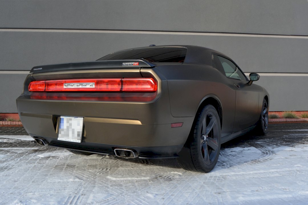 Maxton Design - Aftermarket  CENTRAL REAR SPLITTER DODGE CHALLENGER MK3 PHASE-1 SRT8 COUPE (WITHOUT VERTICAL BARS) (2008-14)