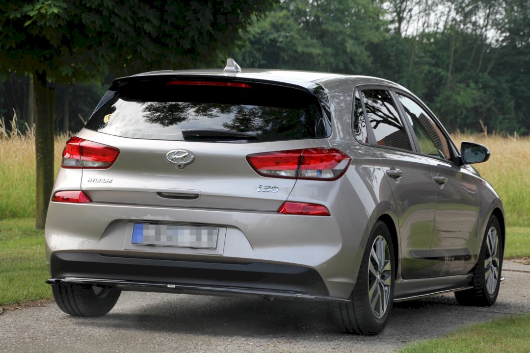 Maxton Design - Aftermarket  Central Rear Splitter Hyundai I30 Mk3 Hatchback