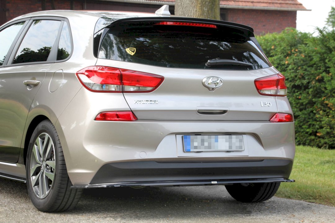Maxton Design - Aftermarket  Central Rear Splitter Hyundai I30 Mk3 Hatchback