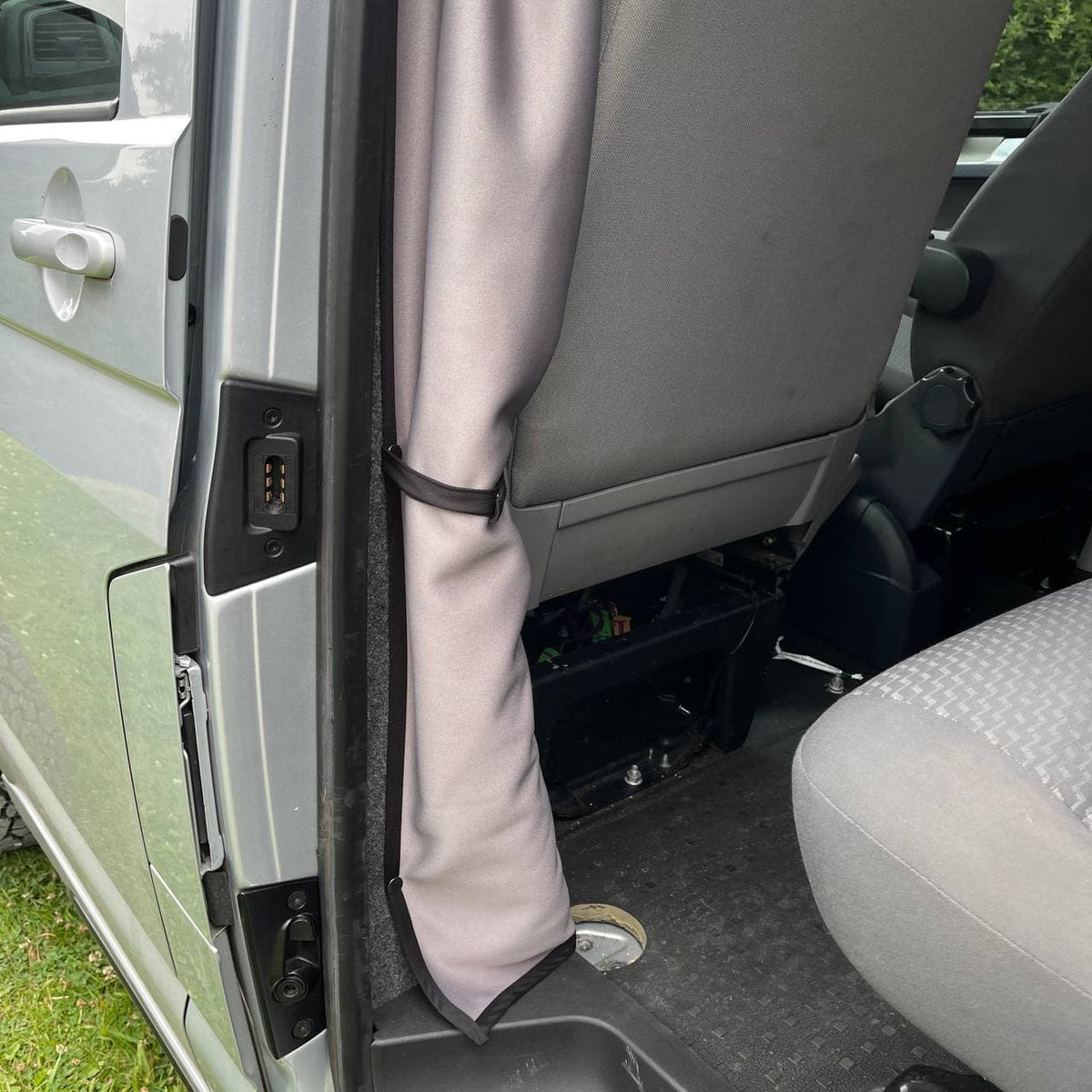 For VW T6/T6.1 Transporter Cab Divider Curtain Kit with Rail Premium Quality - Van-X