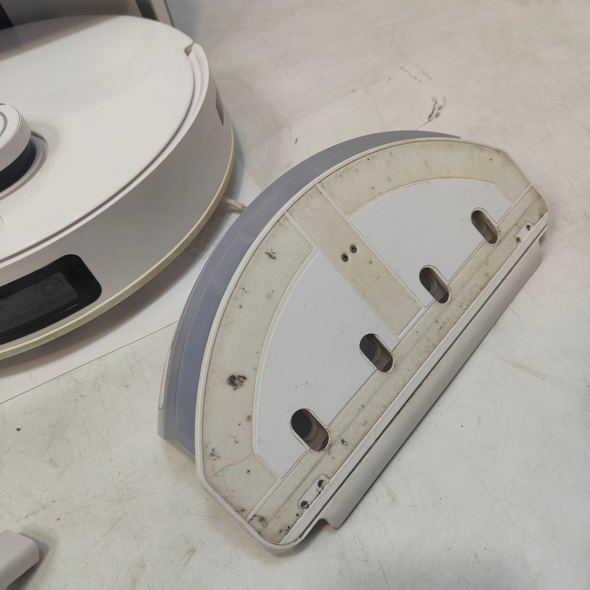 ECOVACS DEEBOT T10 PLUS Robot Vacuum Cleaner Auto-Empty Station 3000 Pa