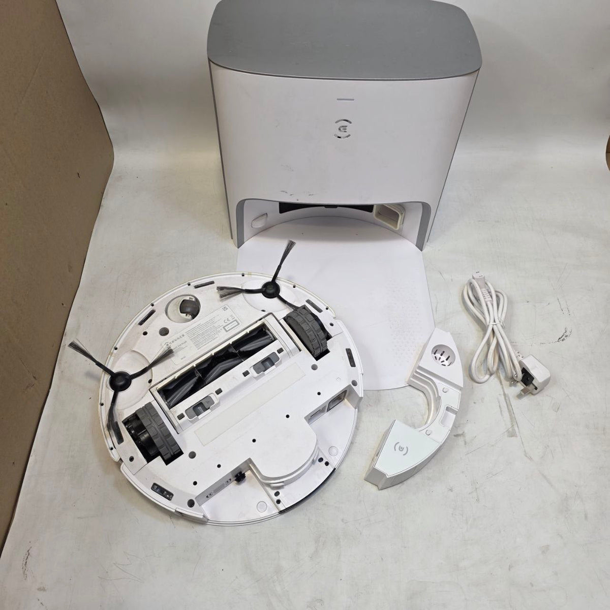 ECOVACS DEEBOT T10 PLUS Robot Vacuum Cleaner Auto-Empty Station 3000 Pa