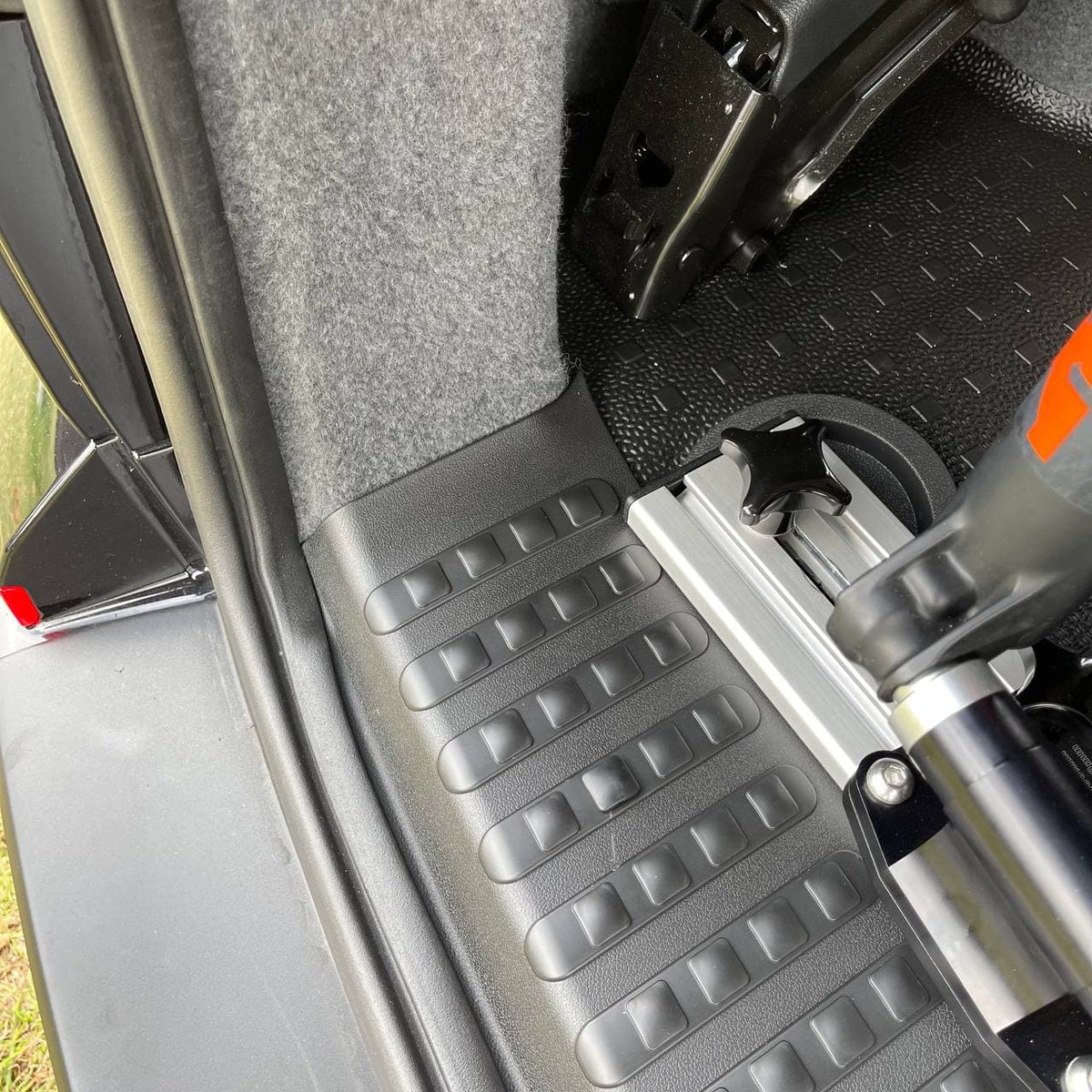 For VW T6 V3 Tailgate Threshold Cover + Side Step